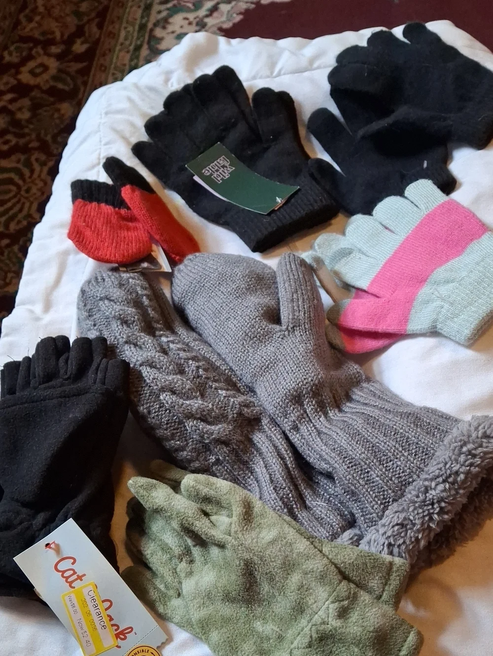 Lot Of Seven Gloves And Mittens Children's (Mis427)
